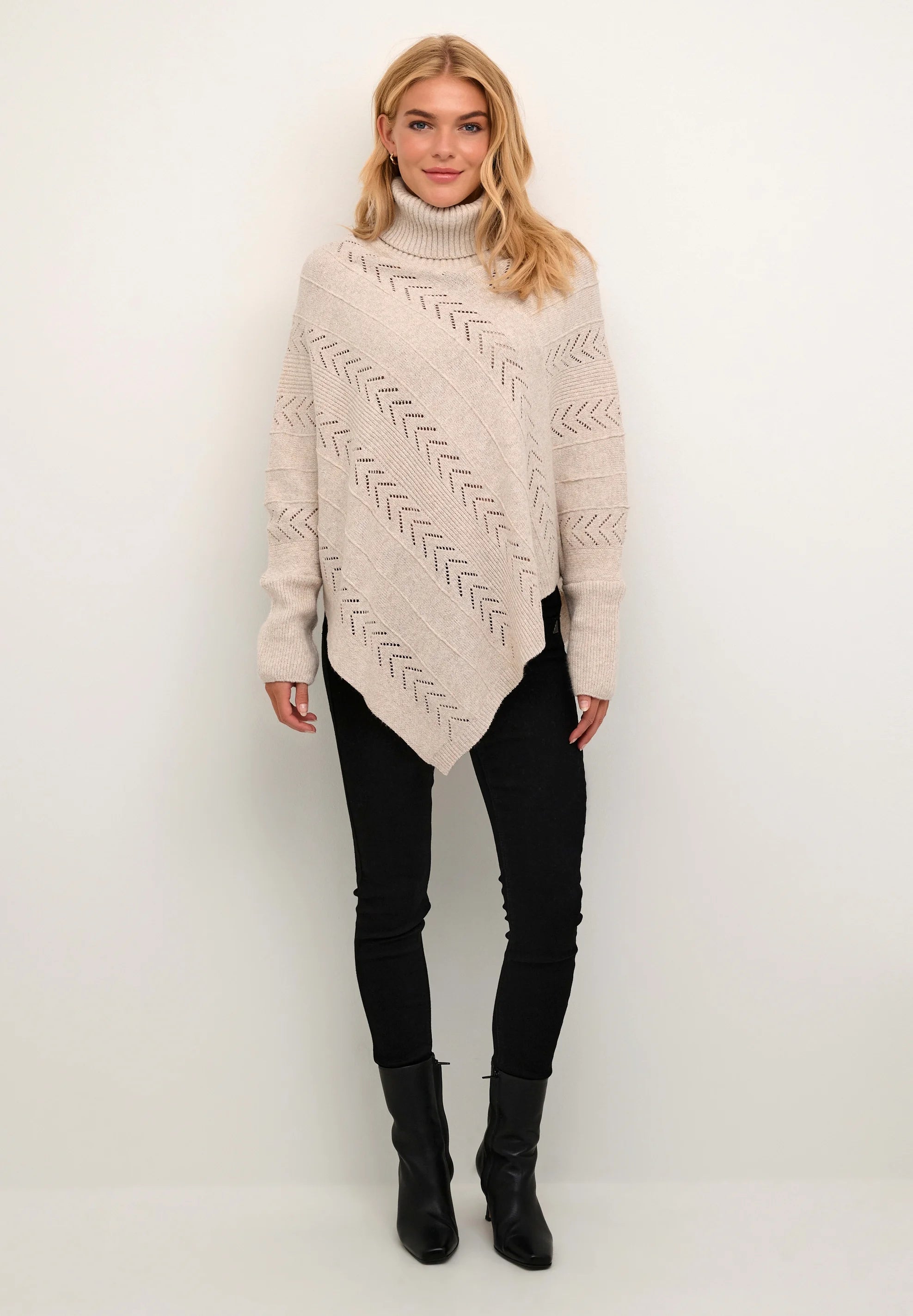 Turtleneck Poncho – Oat Melange – Cozy Knitwear